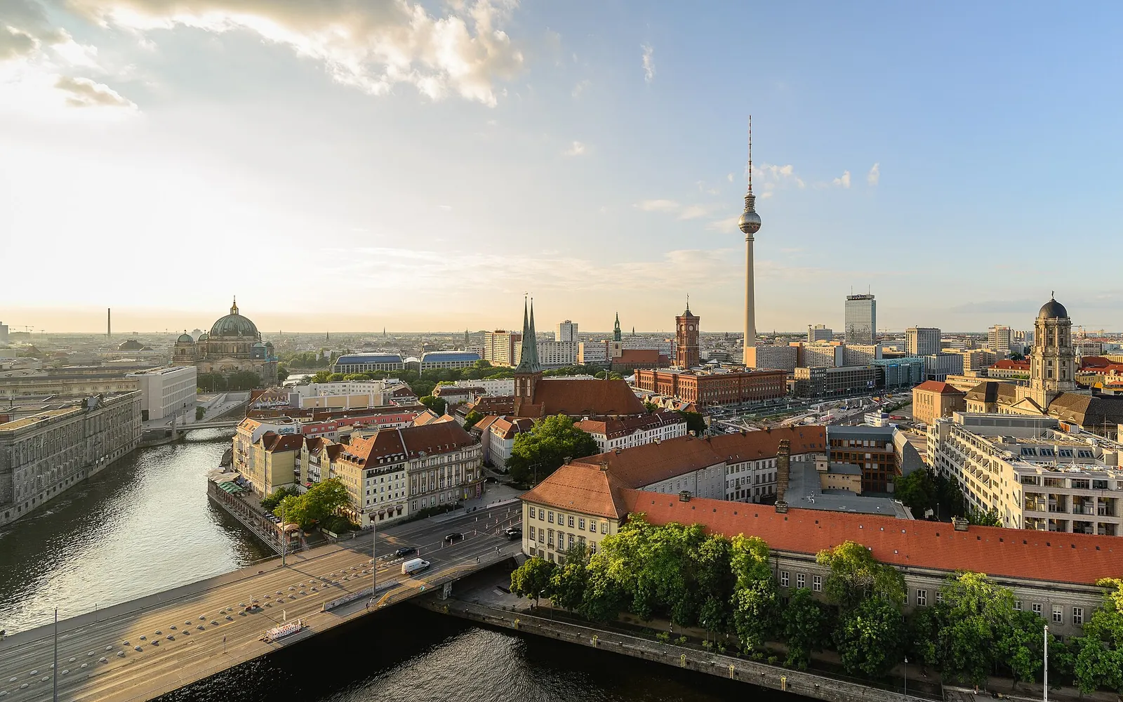Von Flughafen Berlin Brandenburg nach Berlin im privaten Reisebus