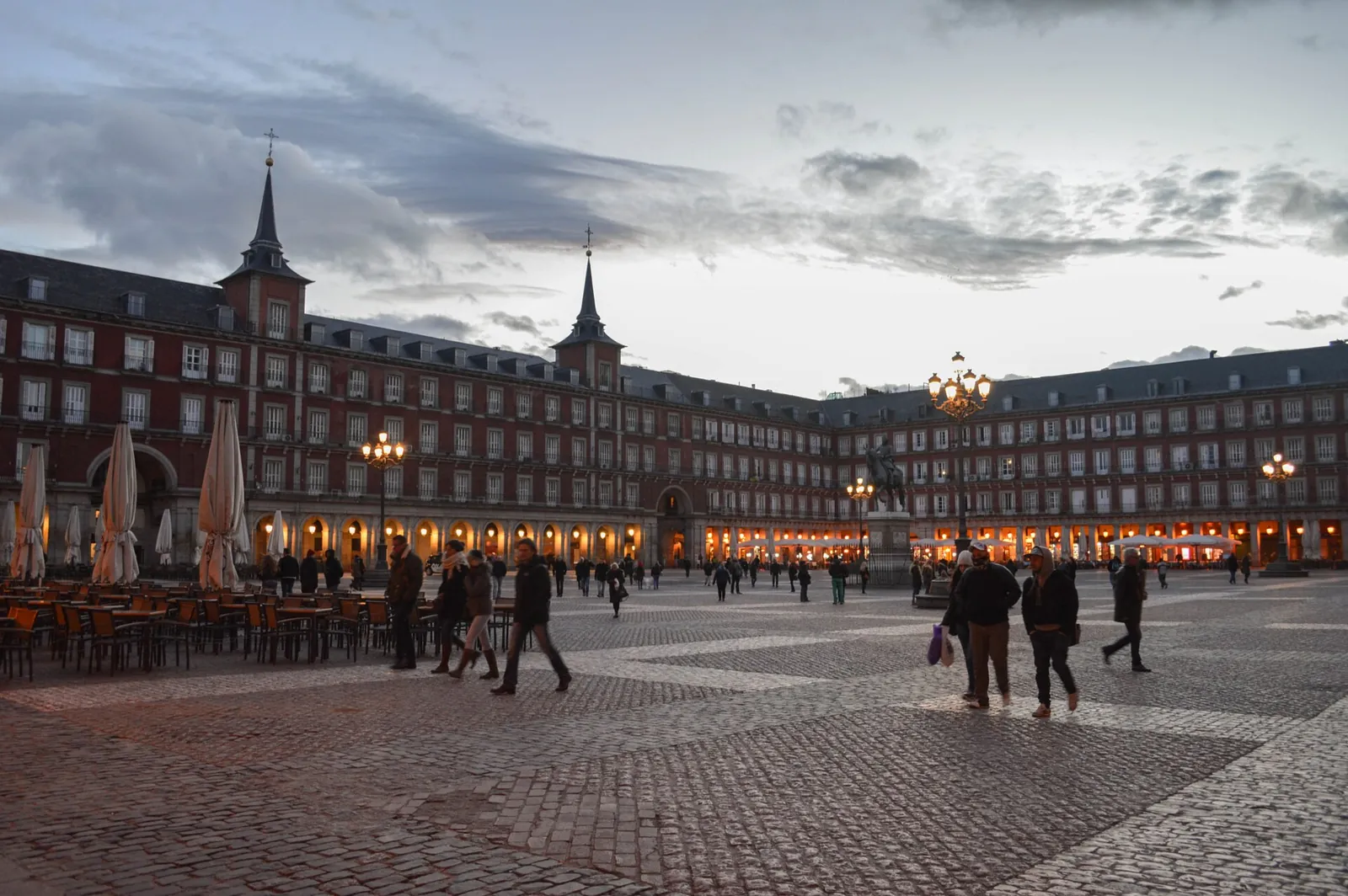 Touringcar huren in Madrid