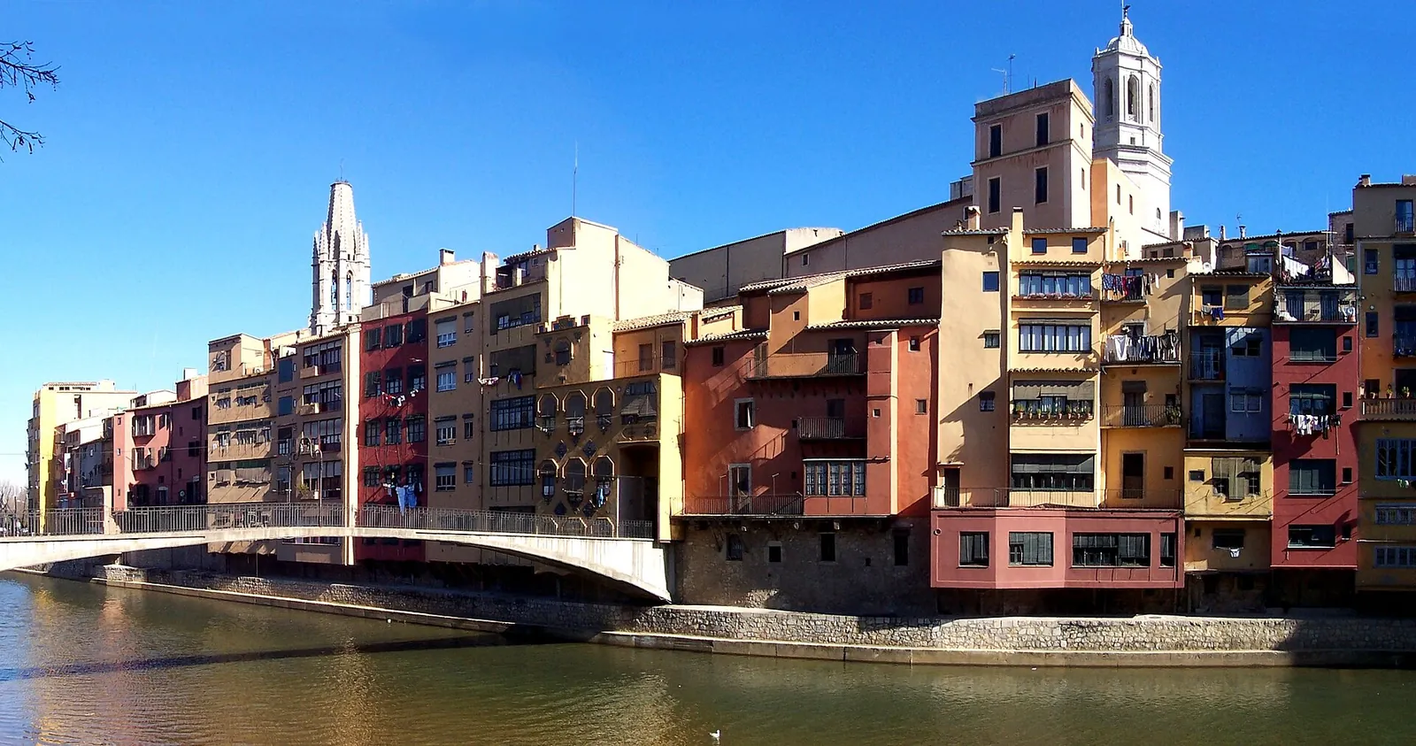Da Barcellona a Girona in pullman privato