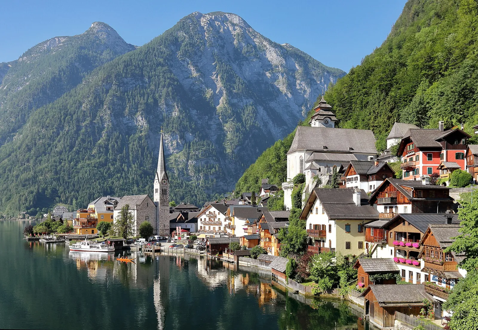 Von Salzburg nach Hallstatt im privaten Reisebus