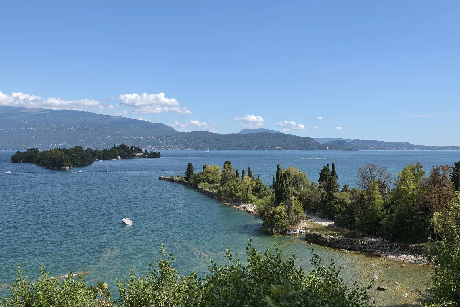 Verona ke Danau Garda dengan bus pribadi
