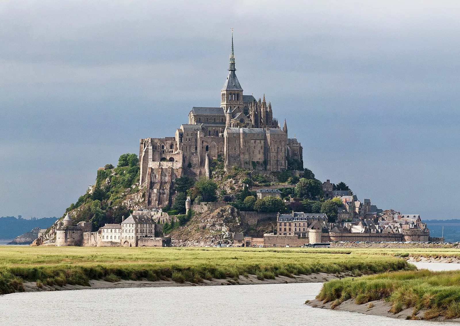 Von Paris nach Mont-Saint-Michel im privaten Reisebus