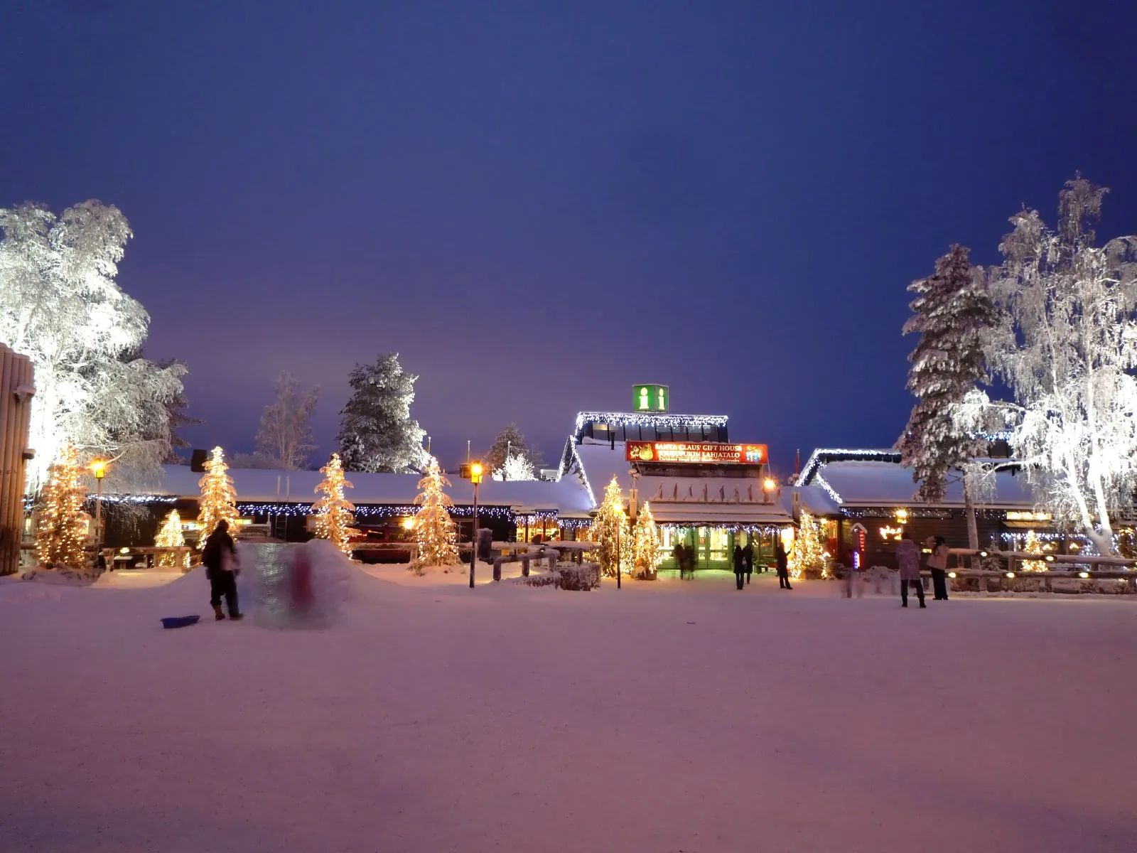 Von Rovaniemi nach Weihnachtsmanndorf im privaten Reisebus