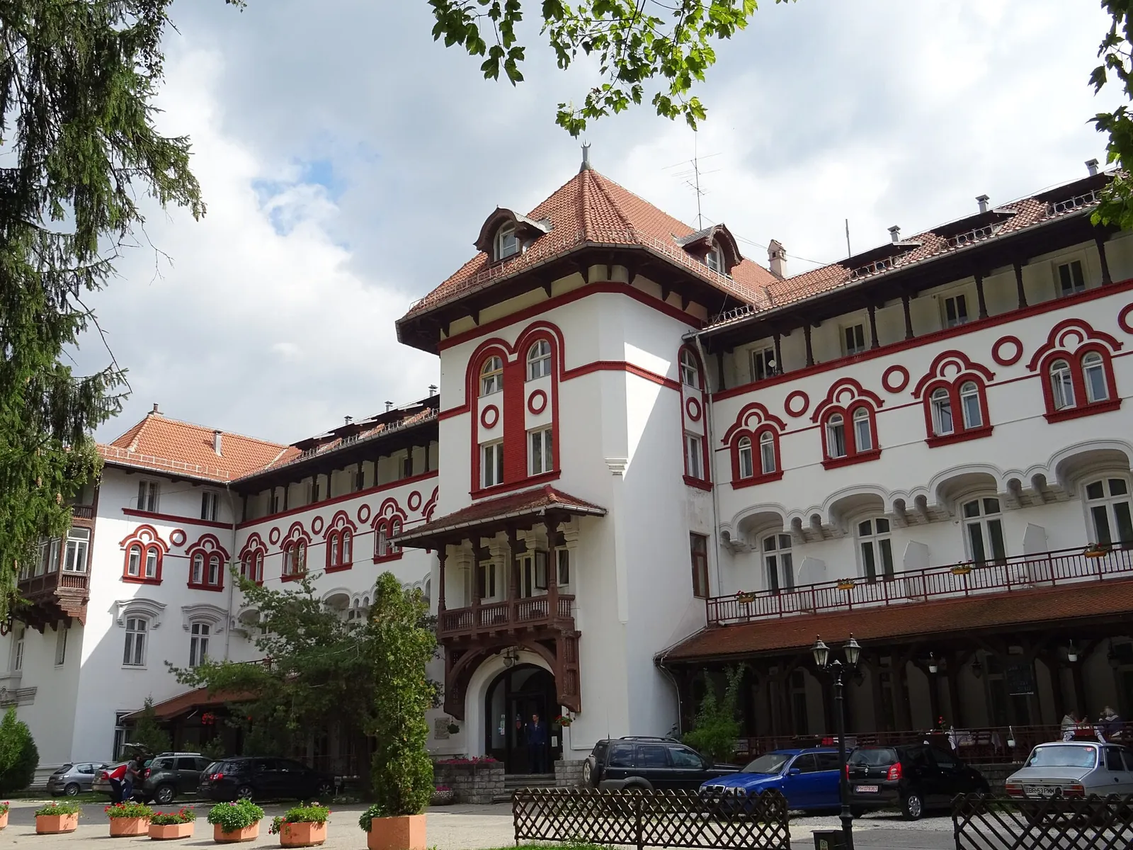Da Bucarest a Sinaia (Castello di Peleș) in pullman privato